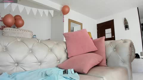 Snapshot of fit_fray chatting on February 13, 6:37 pm FRAIDER online show from February 13, 6:37 pm