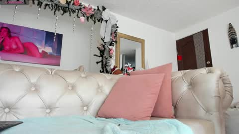 Snapshot of fit_fray chatting on December 30, 5:34 pm FRAIDER online show from December 30, 5:34 pm