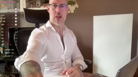 Snapshot of fit_rubinho chatting on January 22, 12:38 pm Rubn online show from January 22, 12:38 pm