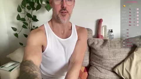 Snapshot of fit_rubinho chatting on September 27, 8:34 am Rubn online show from September 27, 8:34 am