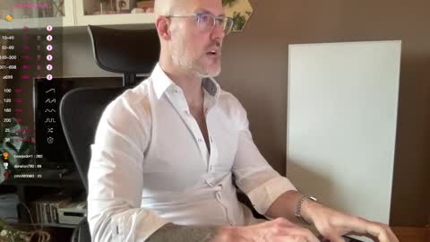 Snapshot of fit_rubinho chatting on February 5, 12:27 pm Rubn online show from February 5, 12:27 pm