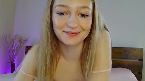 flowergirl online show from March 7, 9:48 pm