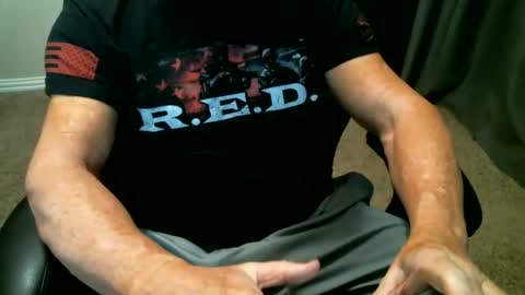 fitguy40 online show from December 1, 4:32 am