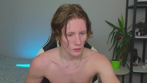 Snapshot of fixsicki chatting on January 17, 3:12 am Eren.  online show from January 17, 3:12 am