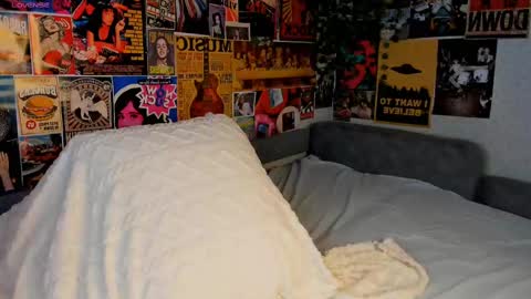 Snapshot of flirtykitty_ chatting on March 2, 10:16 pm Emely  online show from March 2, 10:16 pm