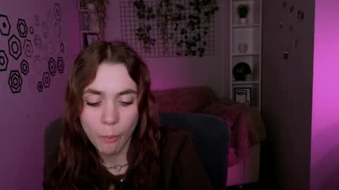 florence_barker online show from May 7, 2:13 pm