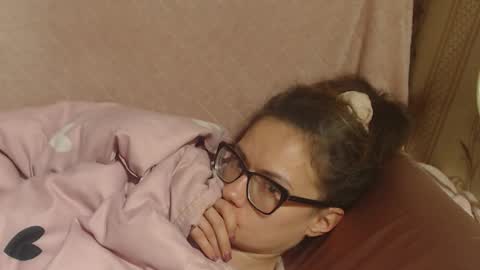 say meow and send tip  online show from December 14, 9:21 pm