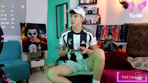 flowers109 online show from October 14, 9:51 pm