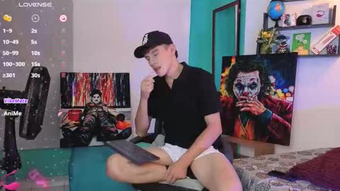 flowers109 online show from February 3, 11:09 pm