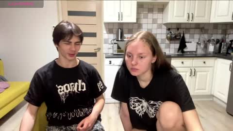 flowerscouple online show from May 4, 10:38 pm