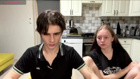 flowerscouple online show from April 30, 9:52 pm