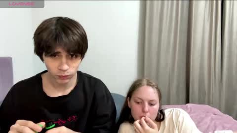 flowerscouple online show from May 26, 10:27 pm