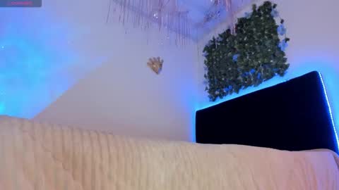 lia online show from September 27, 10:40 pm