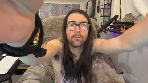 Chris online show from February 1, 9:06 am