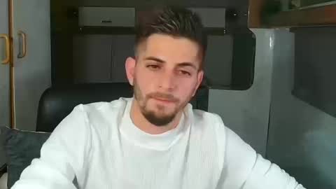 independent model online show from October 16, 4:06 pm