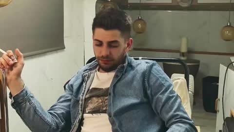 independent model online show from March 19, 8:03 pm