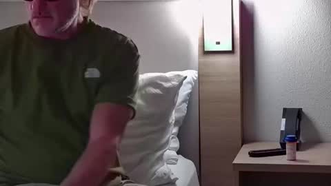 foodforcatfists online show from March 30, 1:27 am