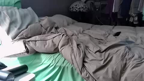 foodforcatfists online show from December 1, 4:32 am