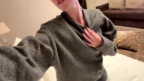 forbiddennvelvet online show from September 25, 4:58 pm