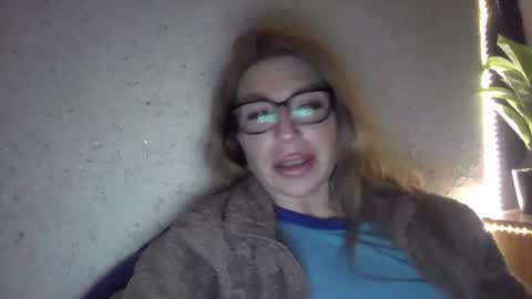 Snapshot of fox_red_lady7 chatting on February 7, 9:15 pm fox_red_lady7 online show from February 7, 9:15 pm