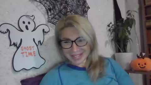 Snapshot of fox_red_lady7 chatting on October 27, 7:08 am fox_red_lady7 online show from October 27, 7:08 am