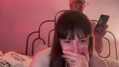 Fox and Fawn online show from April 7, 1:51 am