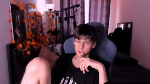 Foxicfu online show from December 3, 7:42 am