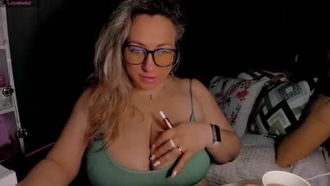 Kris online show from February 12, 2:26 am