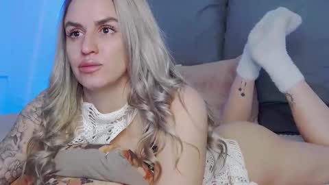 Foxy Kimmi online show from March 25, 5:58 am