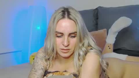 Foxy Kimmi online show from February 1, 6:43 am