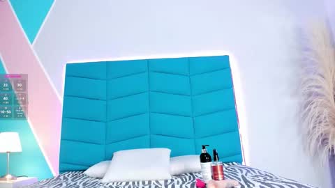 foxy_kylie online show from November 23, 1:09 pm