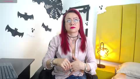 Snapshot of foxy_miilf chatting on October 20, 12:43 pm Foxy miilf online show from October 20, 12:43 pm
