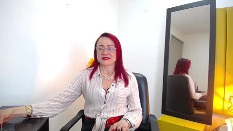 Foxy miilf online show from November 11, 1:24 pm