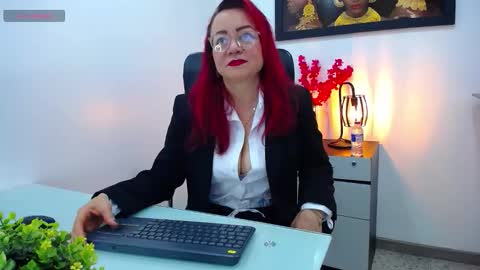 Foxy miilf online show from October 24, 1:12 pm