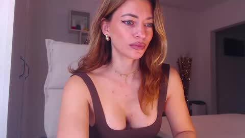 Adela - Single mom. 40 y online show from November 3, 7:42 am