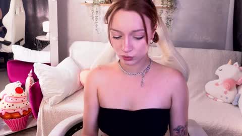 Maya online show from October 3, 4:04 pm