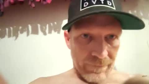 Famous Blue Eyes online show from May 16, 2:08 am