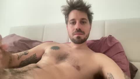 Snapshot of frankybiiig chatting on October 11, 1:05 pm thegoodandbiiig online show from October 11, 1:05 pm