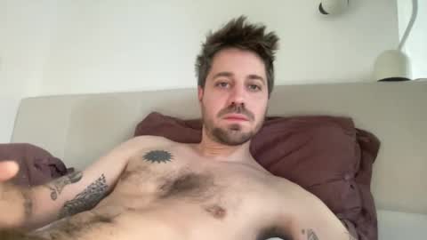 Snapshot of frankybiiig chatting on January 27, 8:51 am thegoodandbiiig online show from January 27, 8:51 am