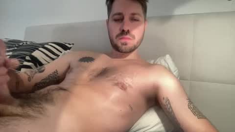 Snapshot of frankybiiig chatting on October 28, 7:42 am thegoodandbiiig online show from October 28, 7:42 am