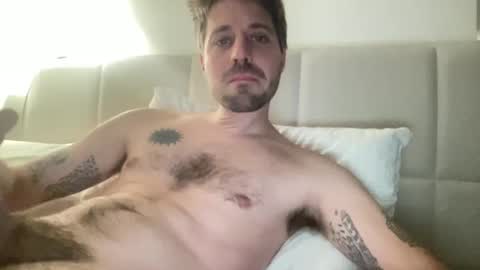 Snapshot of frankybiiig chatting on January 23, 9:50 pm thegoodandbiiig online show from January 23, 9:50 pm