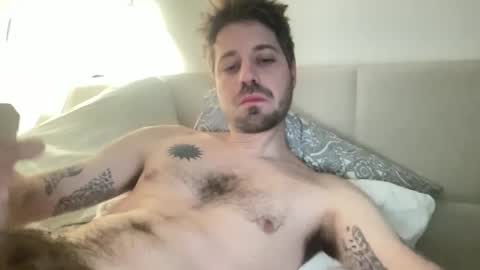 Snapshot of frankybiiig chatting on January 24, 9:06 am thegoodandbiiig online show from January 24, 9:06 am