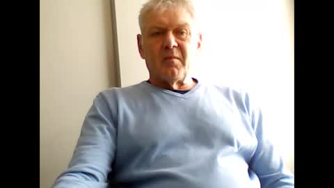 frannkboy61 online show from April 6, 9:10 am