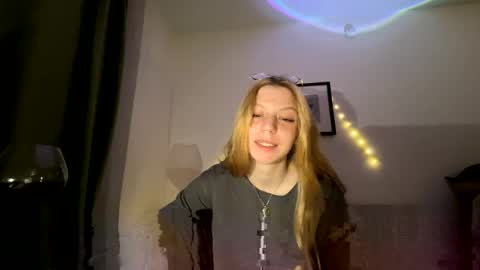 franny_fresh online show from March 14, 4:11 pm