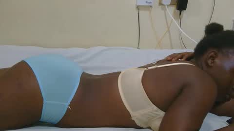 ellina online show from December 16, 4:41 am