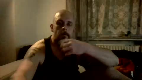 frecherkerl88007 online show from March 31, 3:18 am