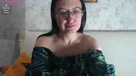 frederica_ online show from September 12, 5:15 pm