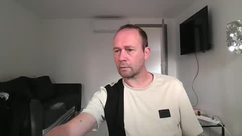 fredodu41 online show from April 10, 7:46 am