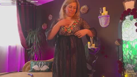 Louise or Lou 3 online show from March 25, 2:46 pm