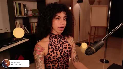 Snapshot of fresatanica chatting on October 26, 4:46 am Vale online show from October 26, 4:46 am